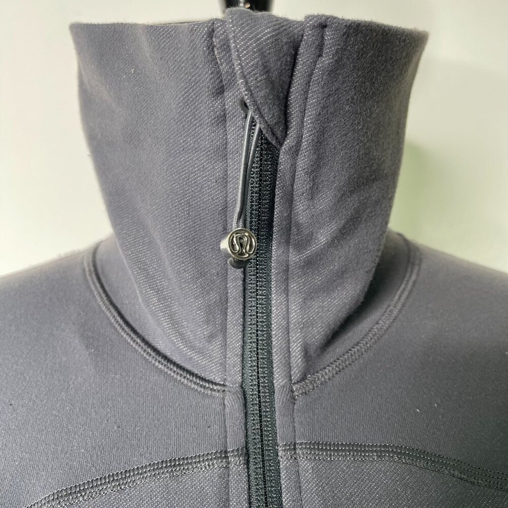 Lululemon Women's Grey In Stride Full Zip Thumbholes Jacket Size 12 - Picture 3 of 13